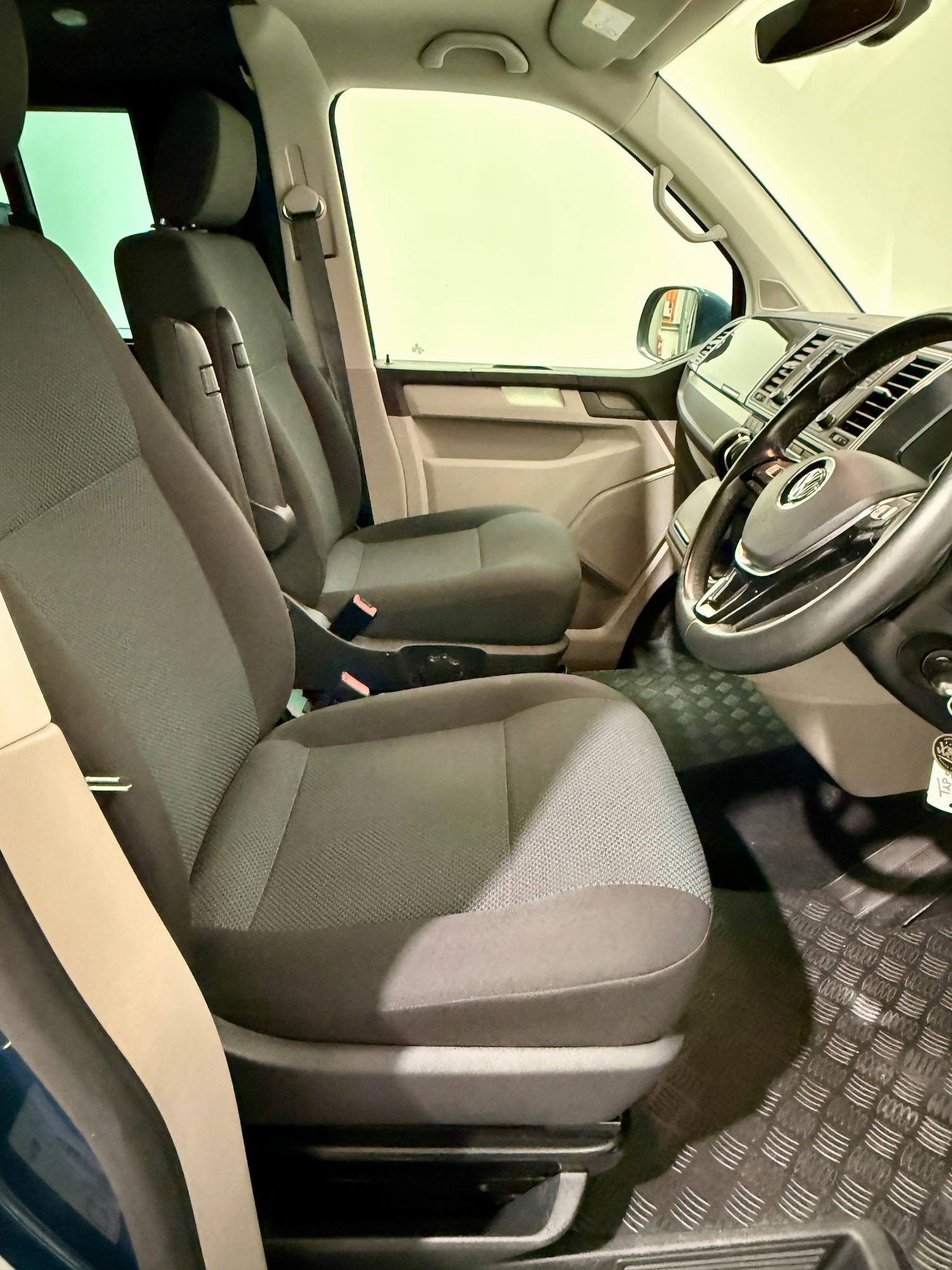 Used Volkswagen Transporter 2018 for sale - 78090272: Photo 9