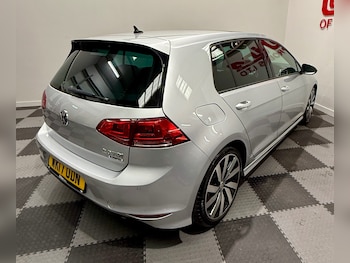 Used Volkswagen Golf 2017 for sale - 76221918: Photo 4