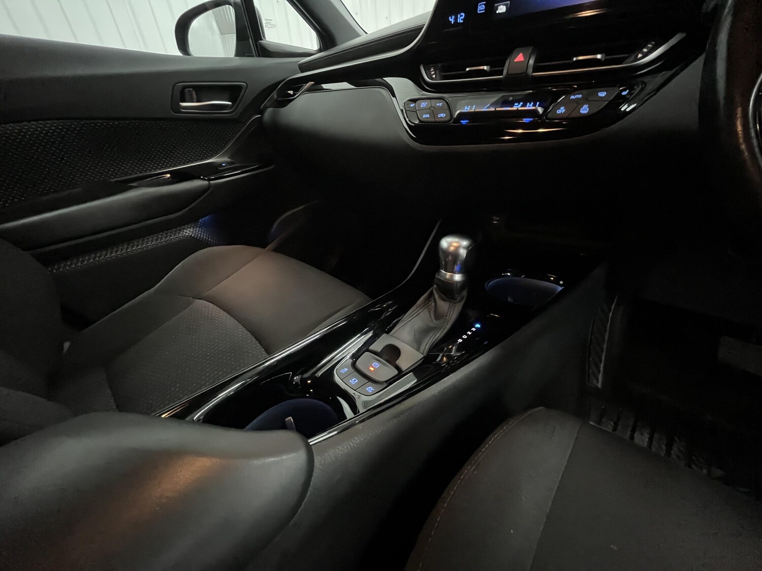 Used Toyota C-HR 2018 for sale - 78171898: Photo 12