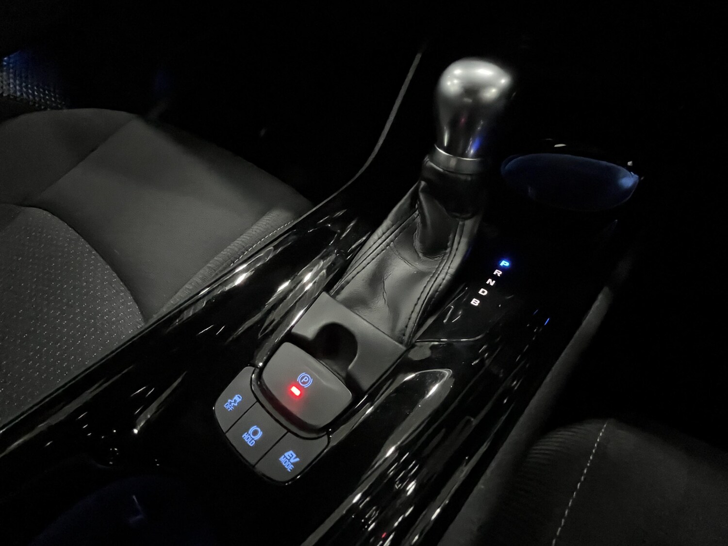 Used Toyota C-HR 2018 for sale - 78171898: Photo 33