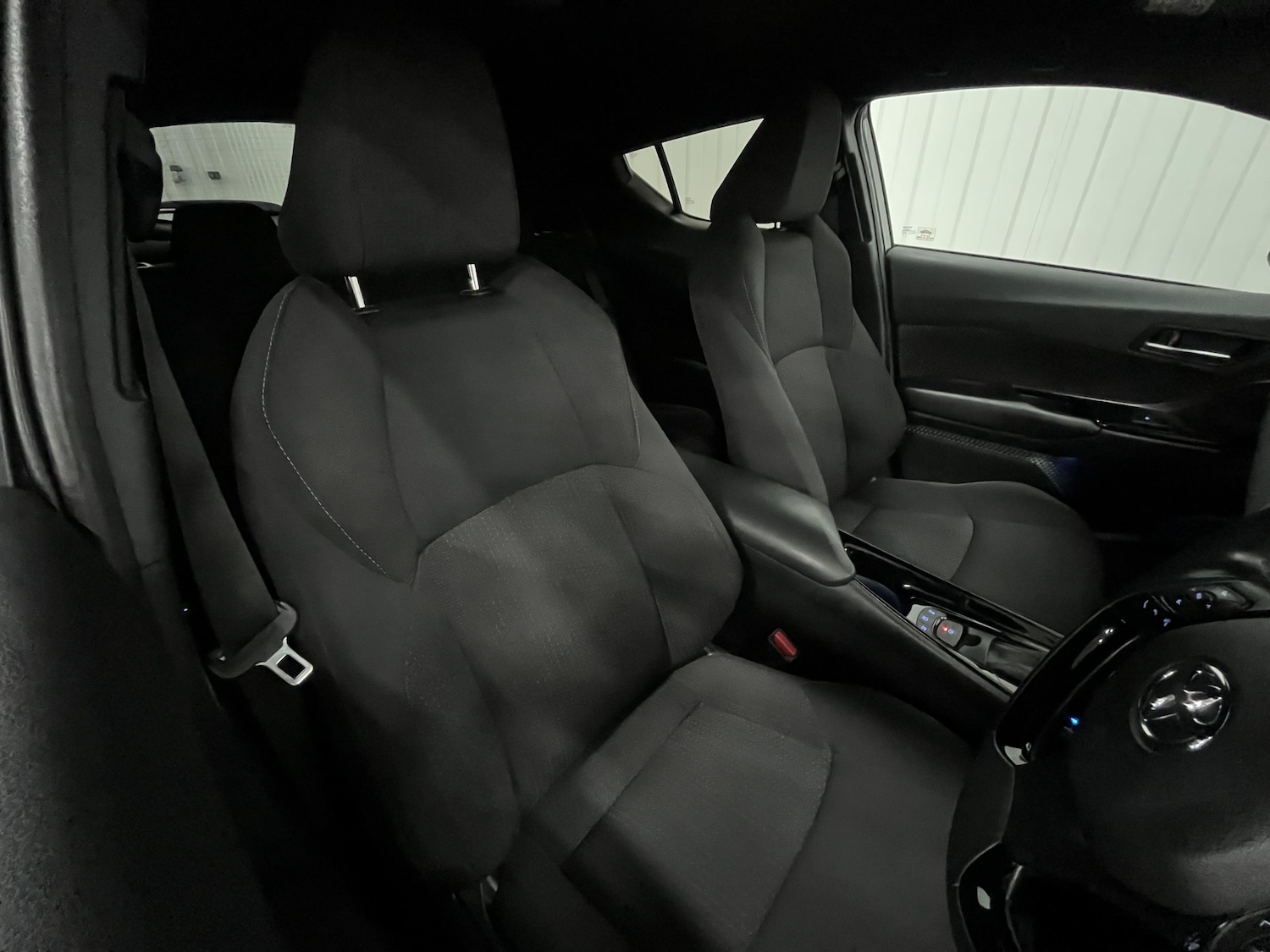 Used Toyota C-HR 2018 for sale - 78171898: Photo 6