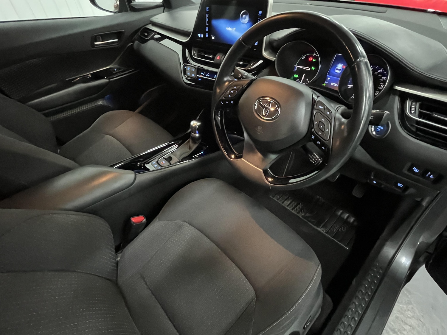 Used Toyota C-HR 2018 for sale - 78171898: Photo 7