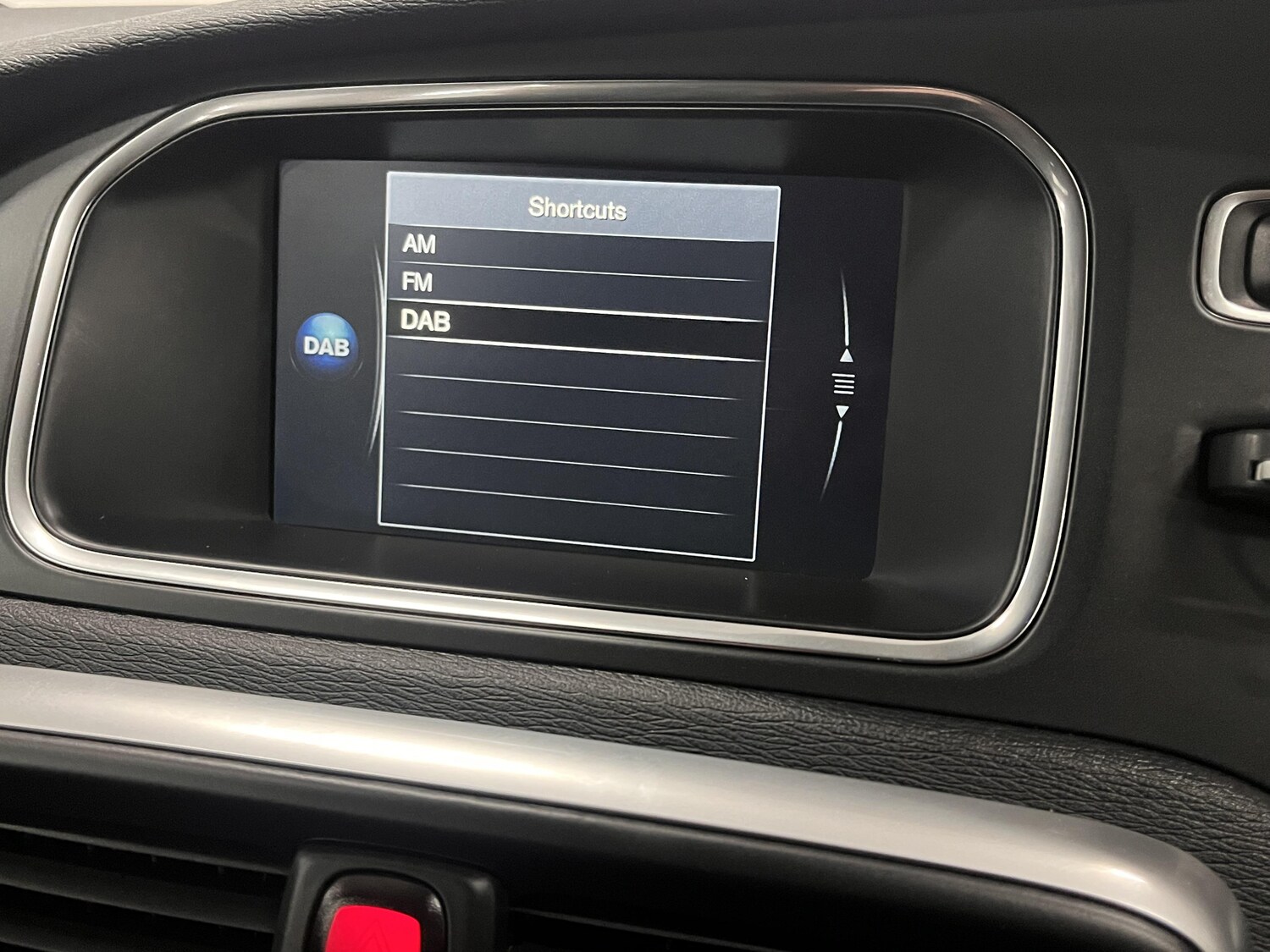 Used Volvo V40 Cross Country for sale - 78149624: Photo 32