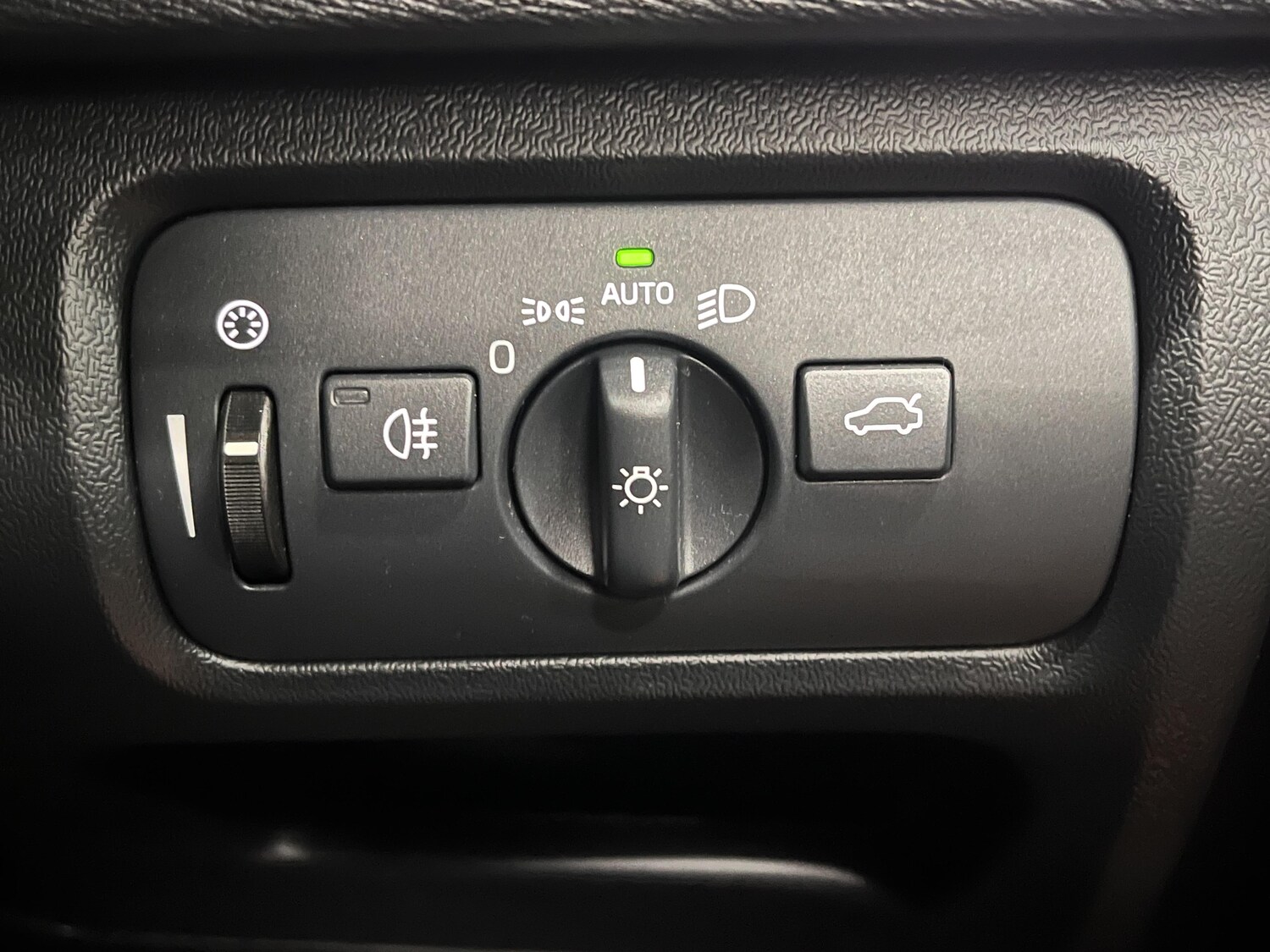 Used Volvo V40 Cross Country for sale - 78149624: Photo 39