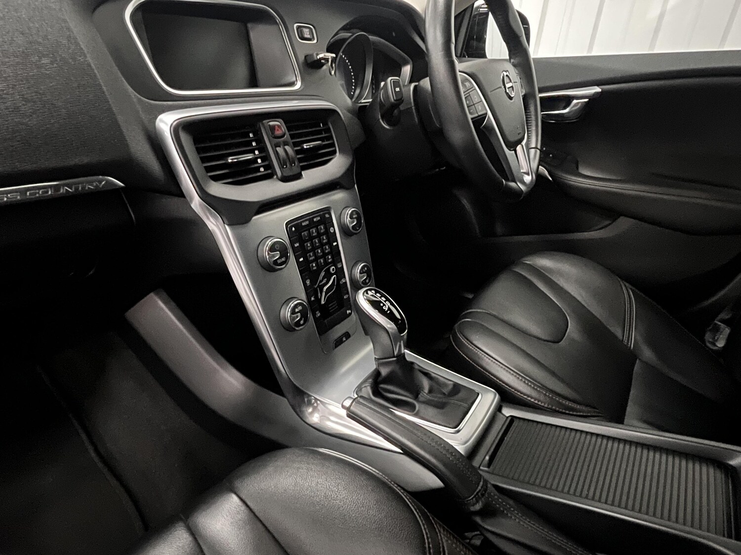 Used Volvo V40 Cross Country for sale - 78149624: Photo 40