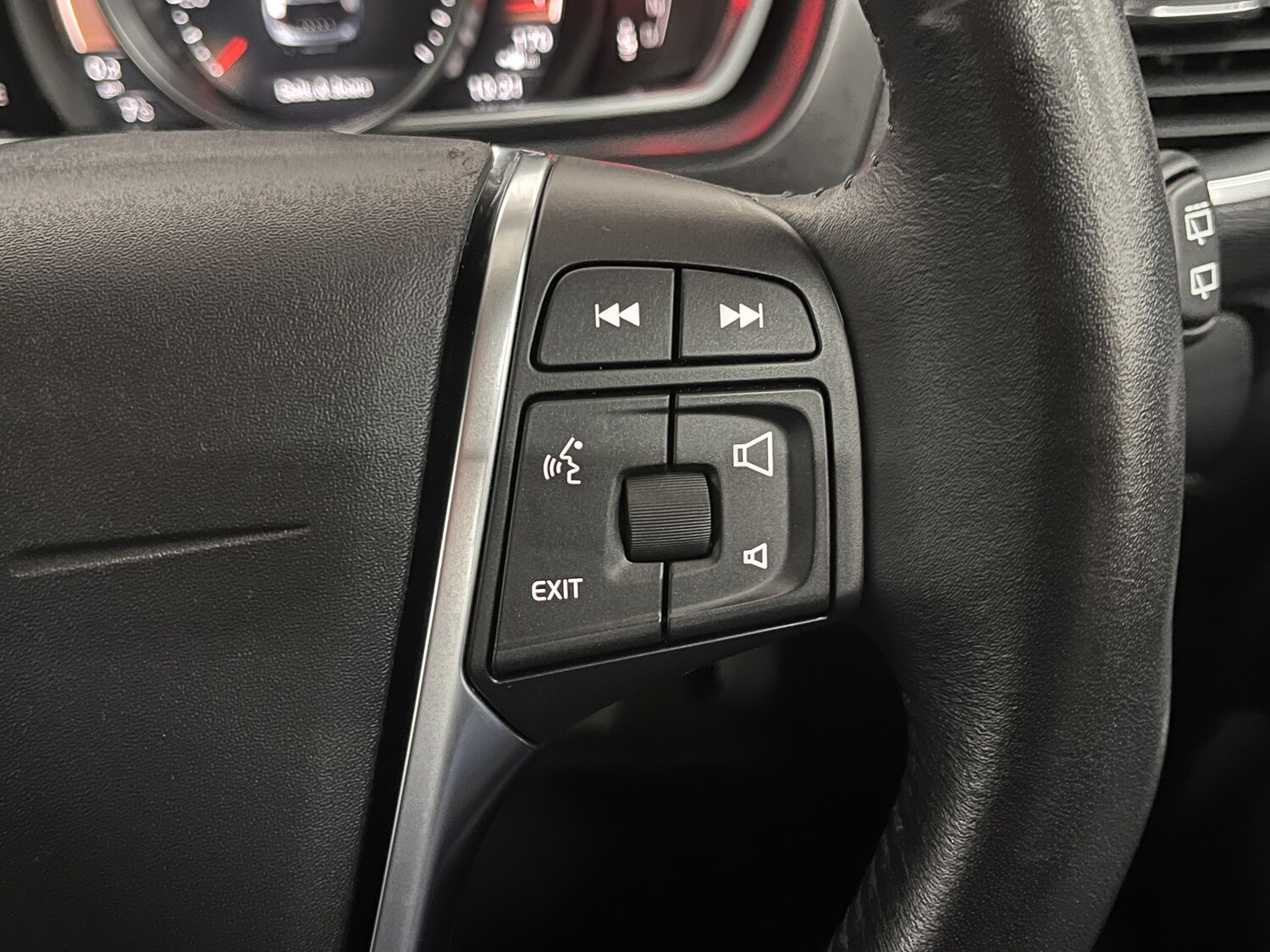 Used Volvo V40 Cross Country for sale - 78149624: Photo 41