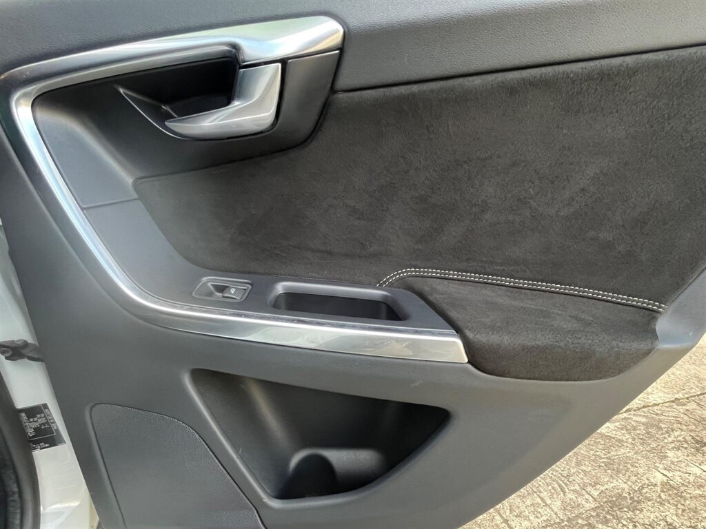 Used Volvo XC60 2015 for sale - 76661226: Photo 32