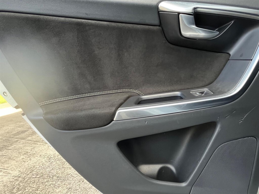 Used Volvo XC60 2015 for sale - 76661226: Photo 34