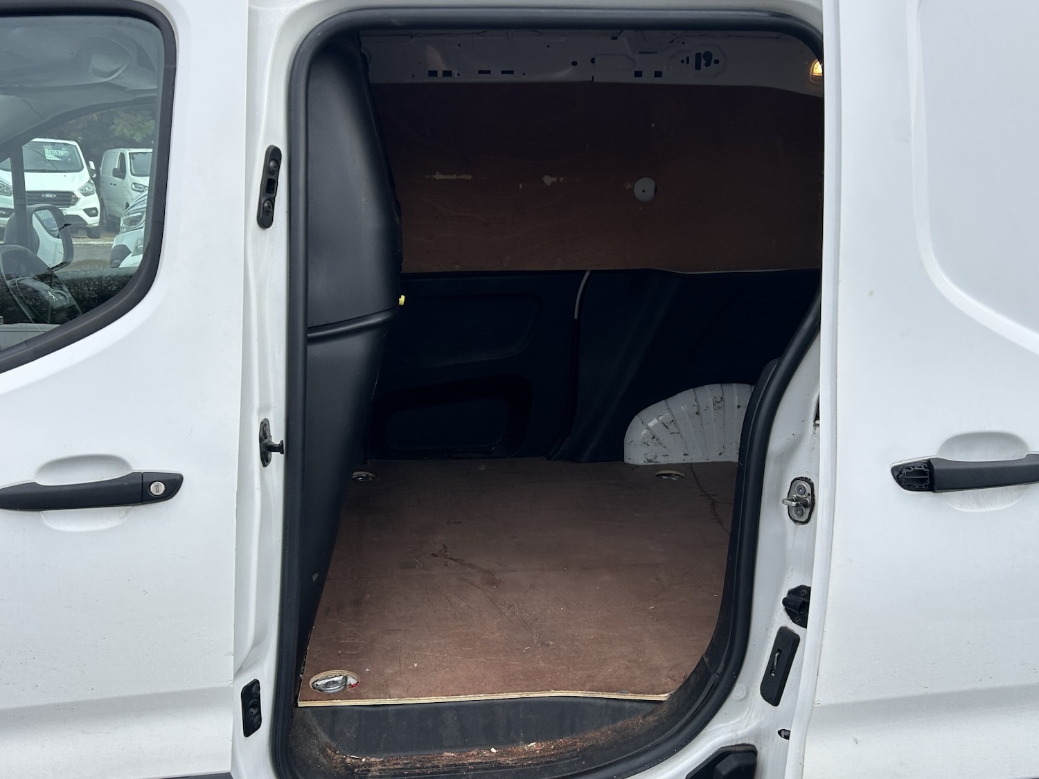 Used Peugeot Partner 2019 for sale - 76422117: Photo 9