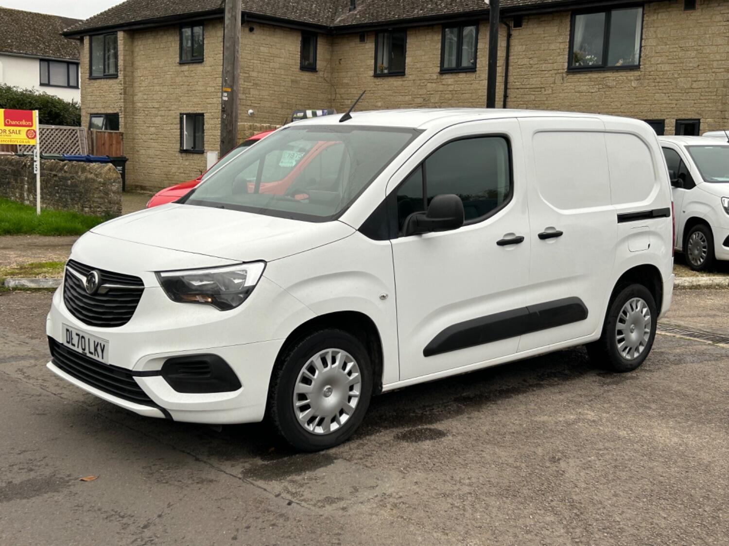 Used Vauxhall Combo 2020 for sale - 76719028: Photo 1