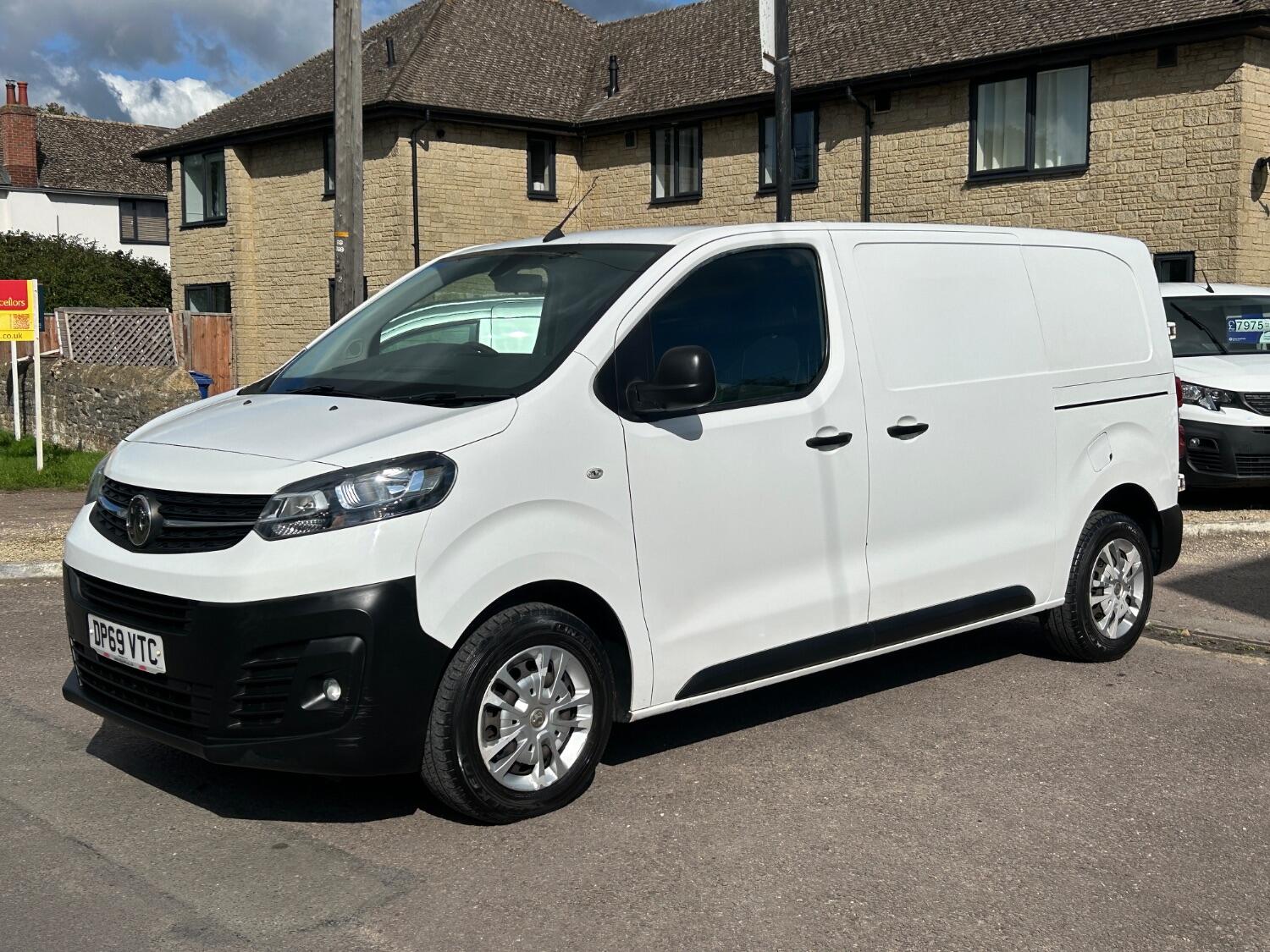 Used Vauxhall Vivaro 2019 for sale - 76030732: Photo 1