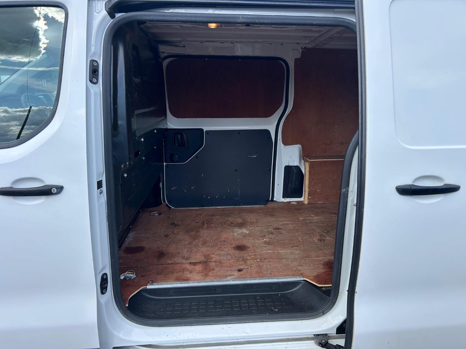 Used Vauxhall Vivaro 2019 for sale - 76030732: Photo 13