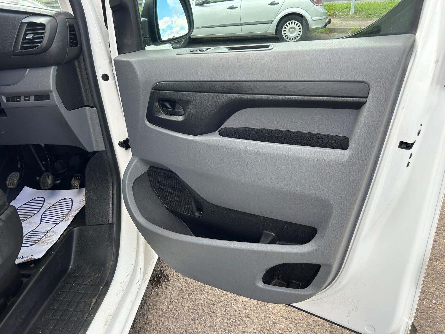 Used Vauxhall Vivaro 2019 for sale - 76030732: Photo 21