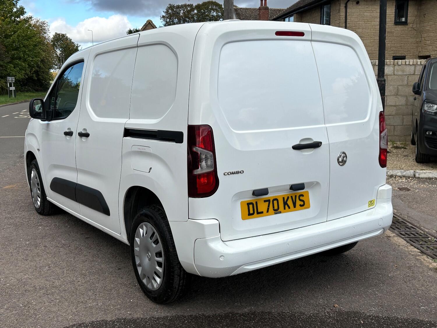 Used Vauxhall Combo 2020 for sale - 76164500: Photo 3