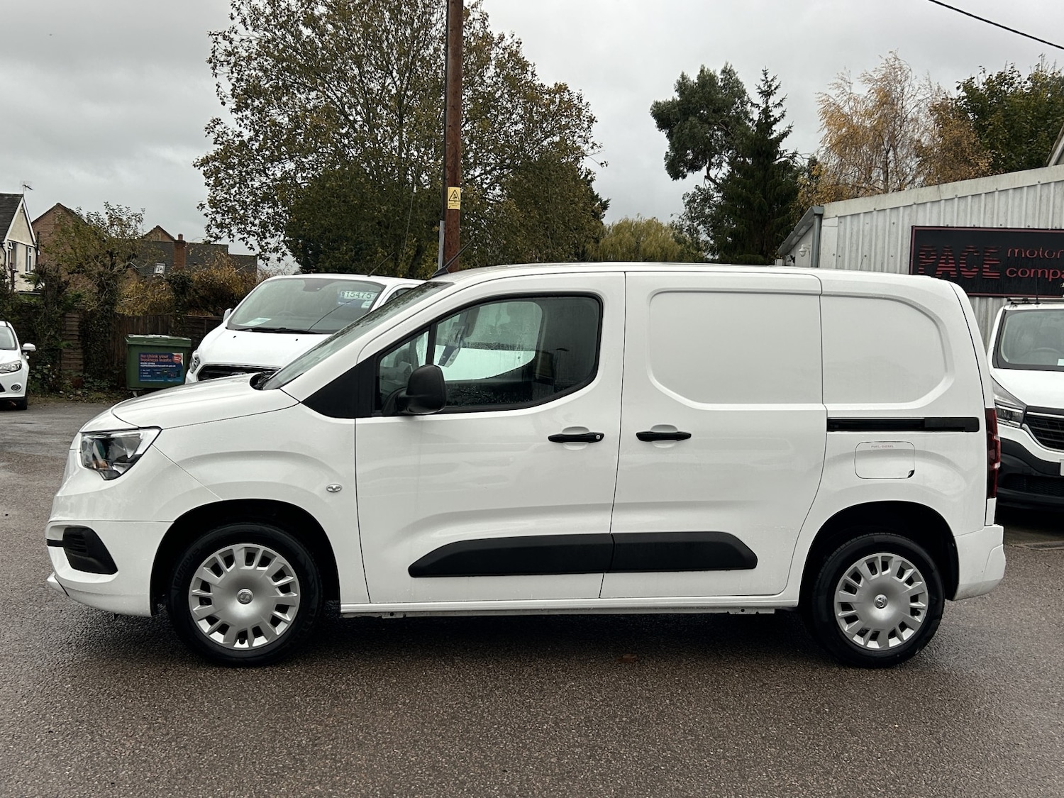 Used Vauxhall Combo 2020 for sale - 76536846: Photo 2