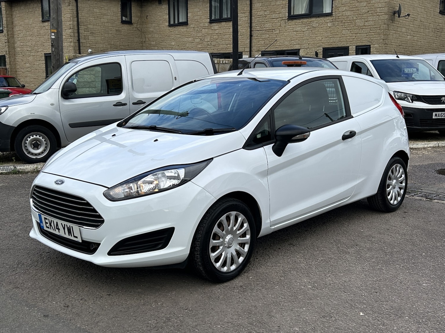 Used Ford Fiesta Van 2014 for sale - 76387385: Photo 1