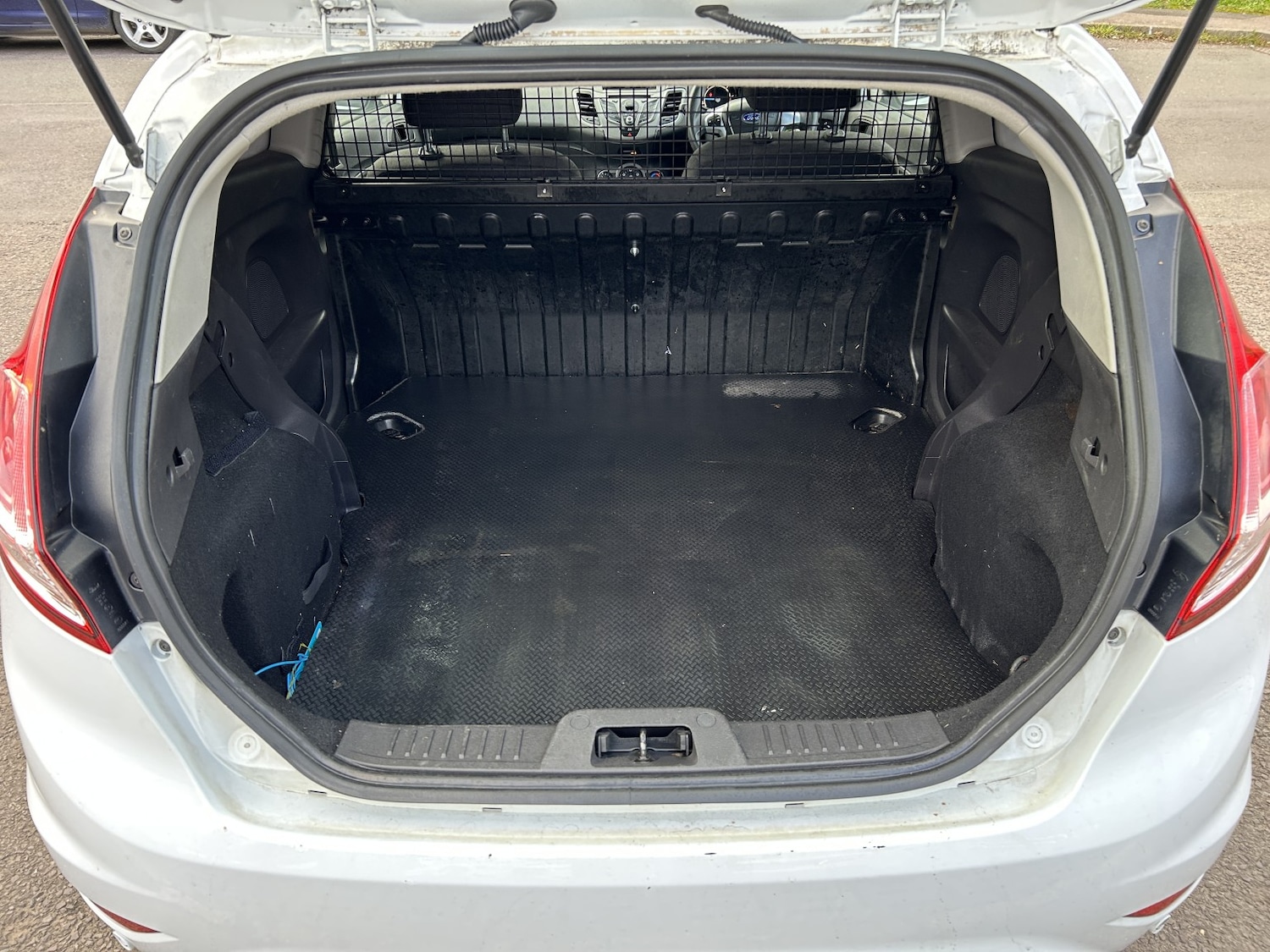 Used Ford Fiesta Van 2014 for sale - 76387385: Photo 13