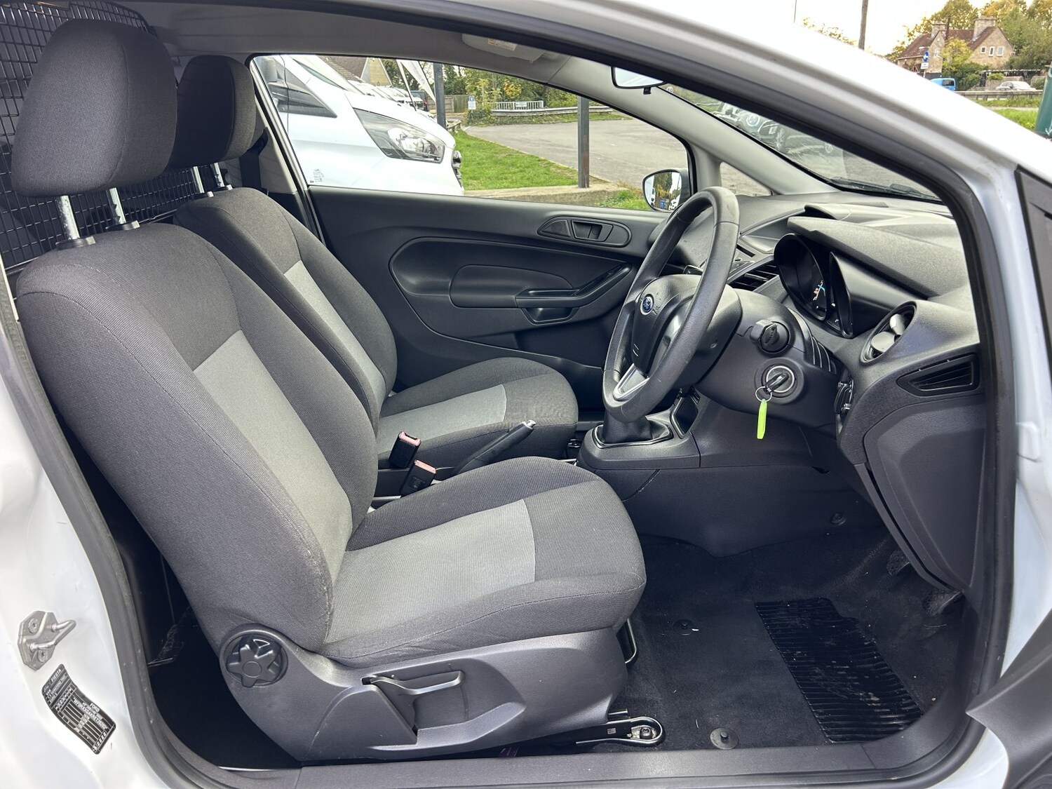 Used Ford Fiesta Van 2014 for sale - 76387385: Photo 14