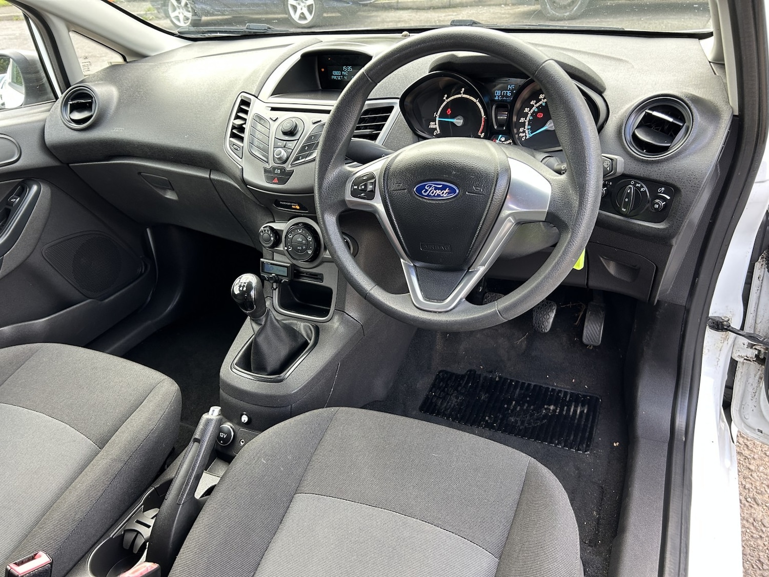 Used Ford Fiesta Van 2014 for sale - 76387385: Photo 15
