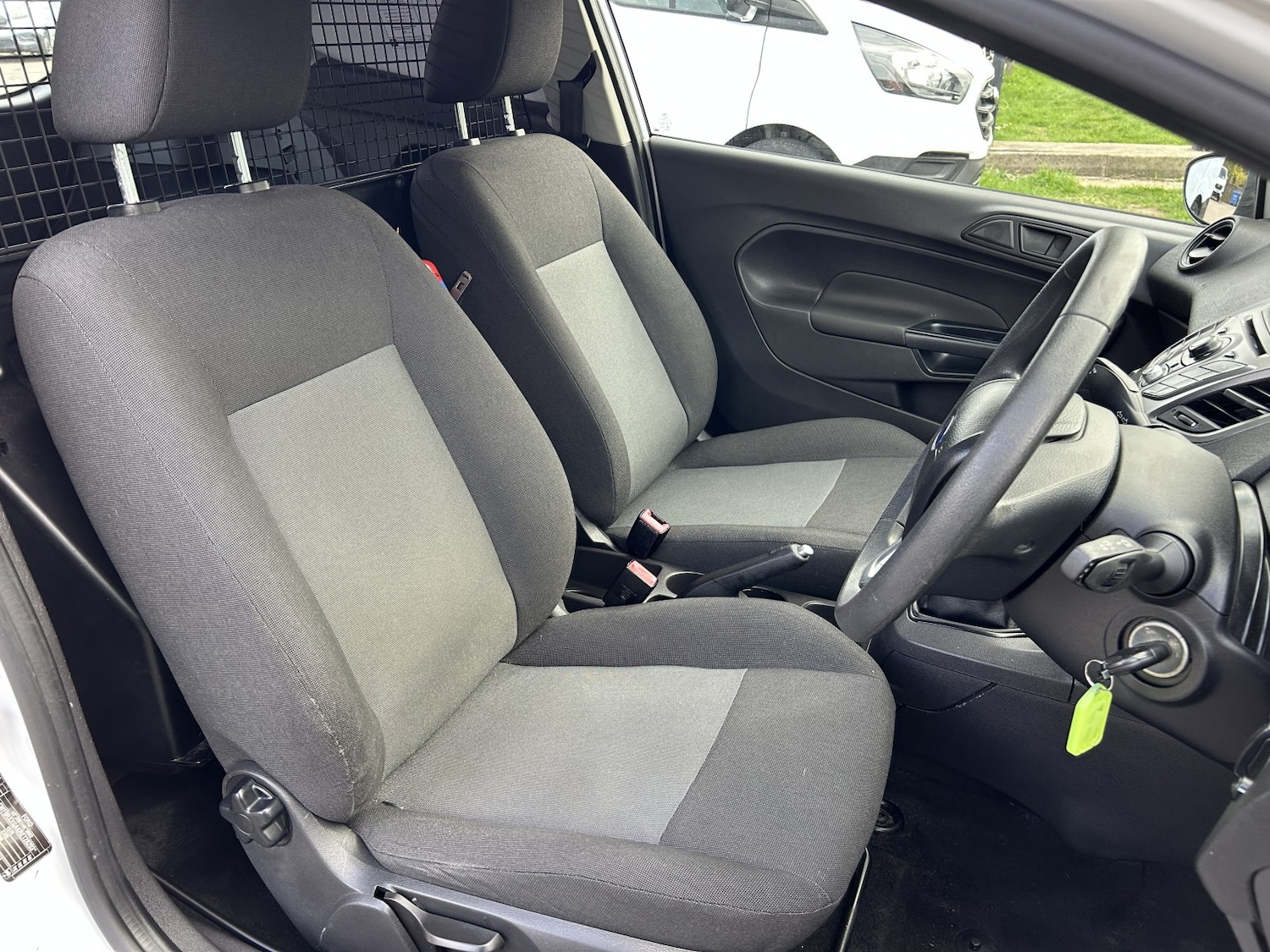 Used Ford Fiesta Van 2014 for sale - 76387385: Photo 16