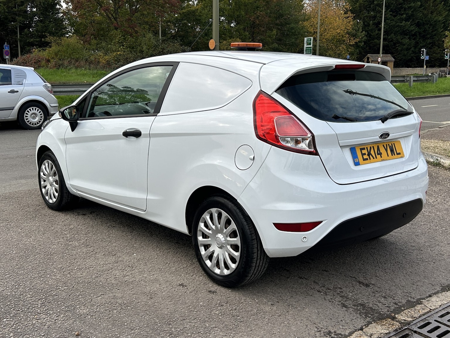 Used Ford Fiesta Van 2014 for sale - 76387385: Photo 3