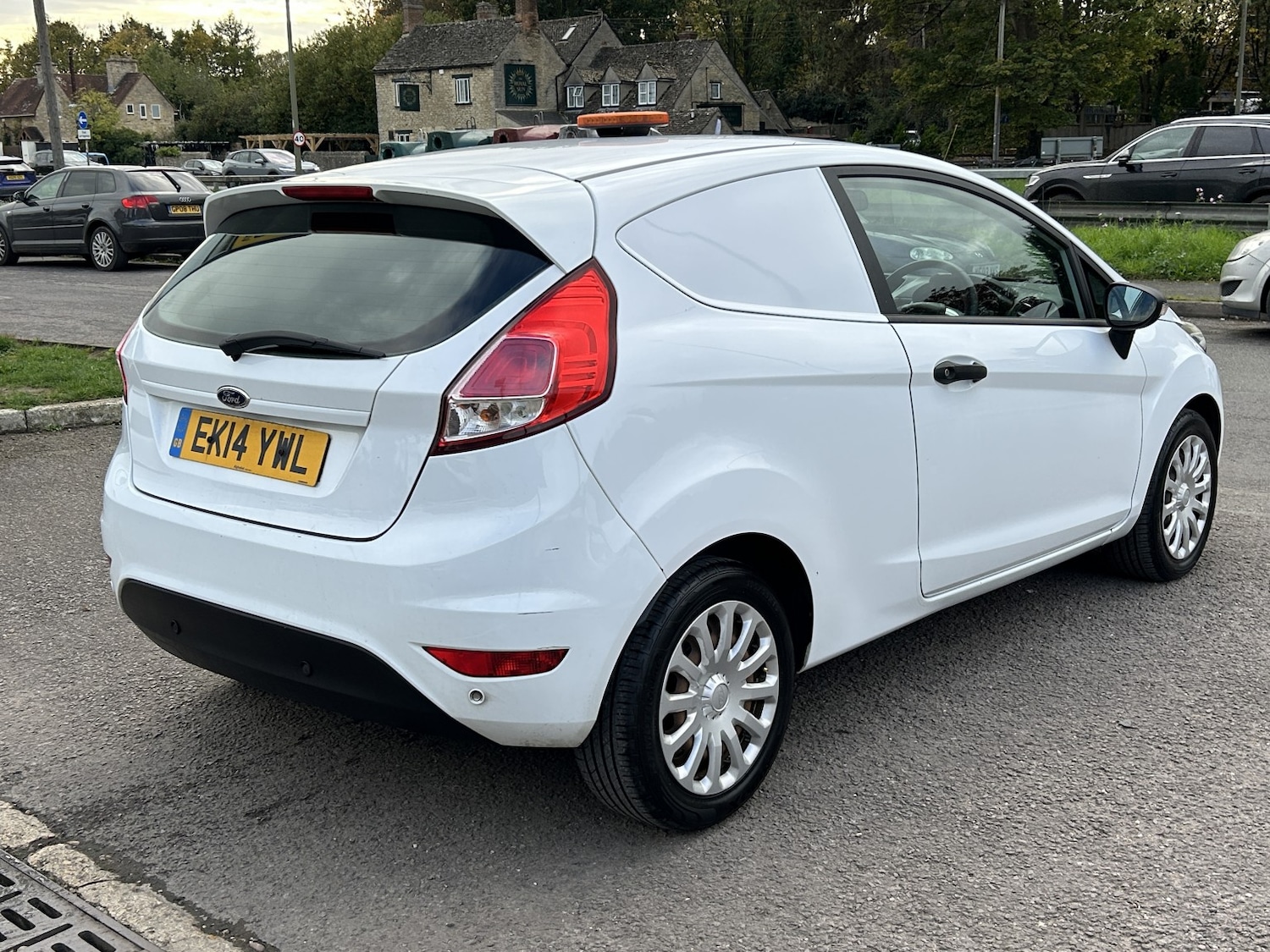 Used Ford Fiesta Van 2014 for sale - 76387385: Photo 5