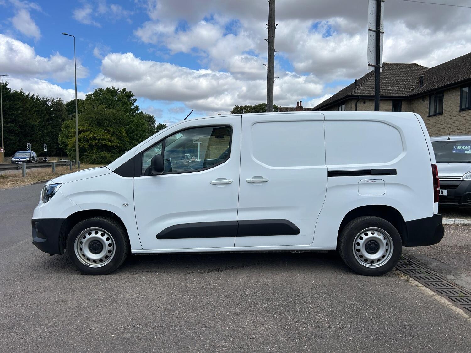 Used Vauxhall Combo 2021 for sale - 77464860: Photo 2
