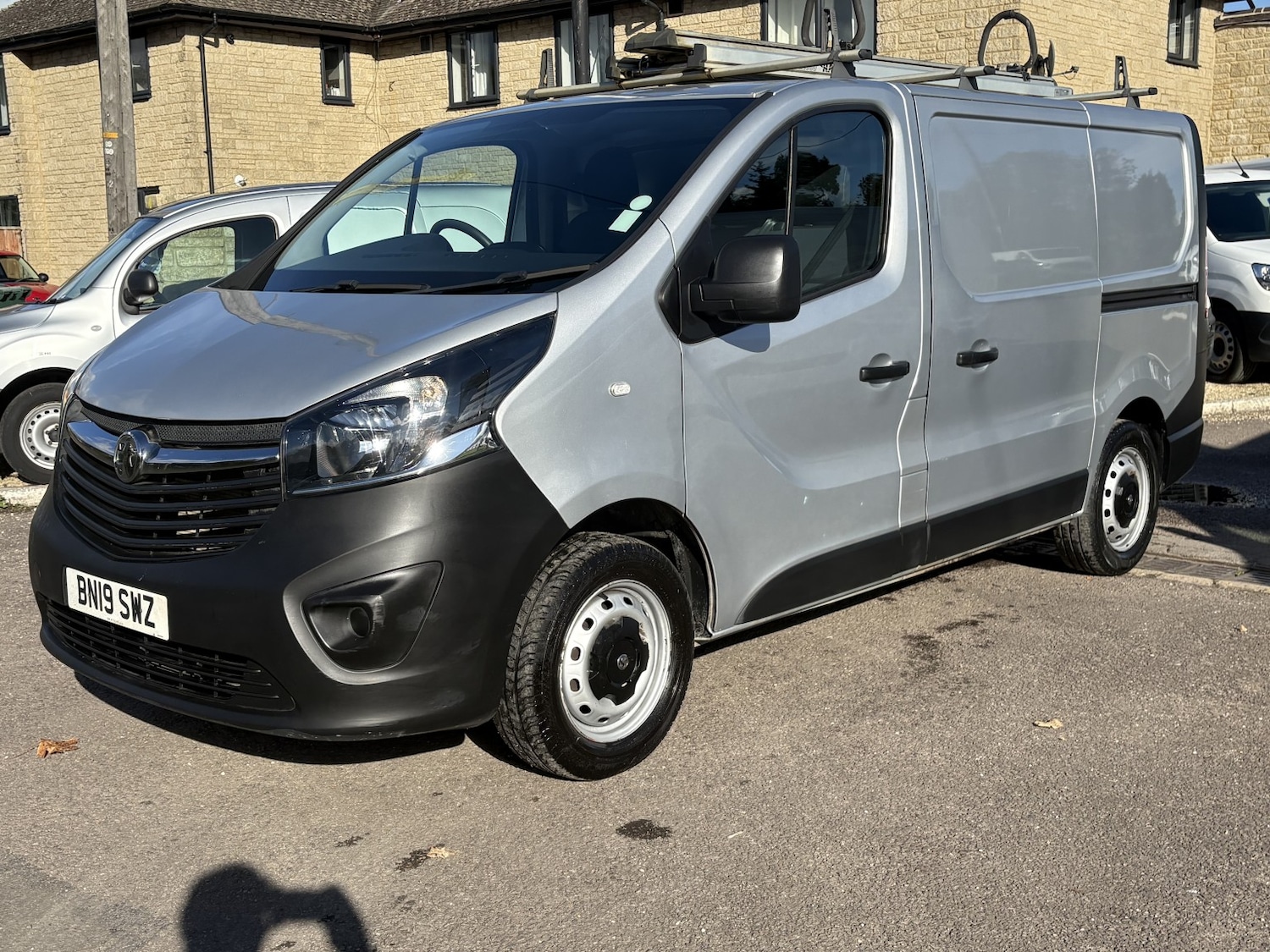 Used Vauxhall Vivaro 2019 for sale - 76120370: Photo 1