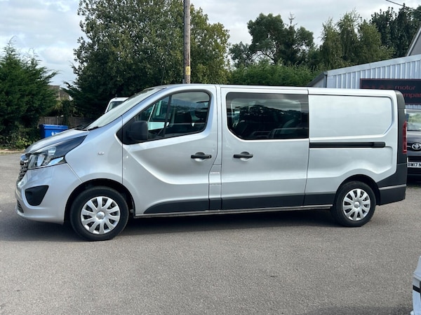 Used Vauxhall Vivaro 2018 for sale - 76040968: Photo 2