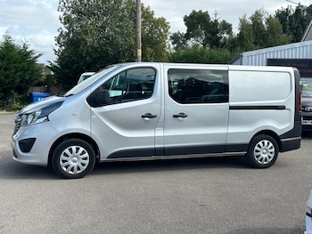 Used Vauxhall Vivaro 2018 for sale - 76040968: Photo 2