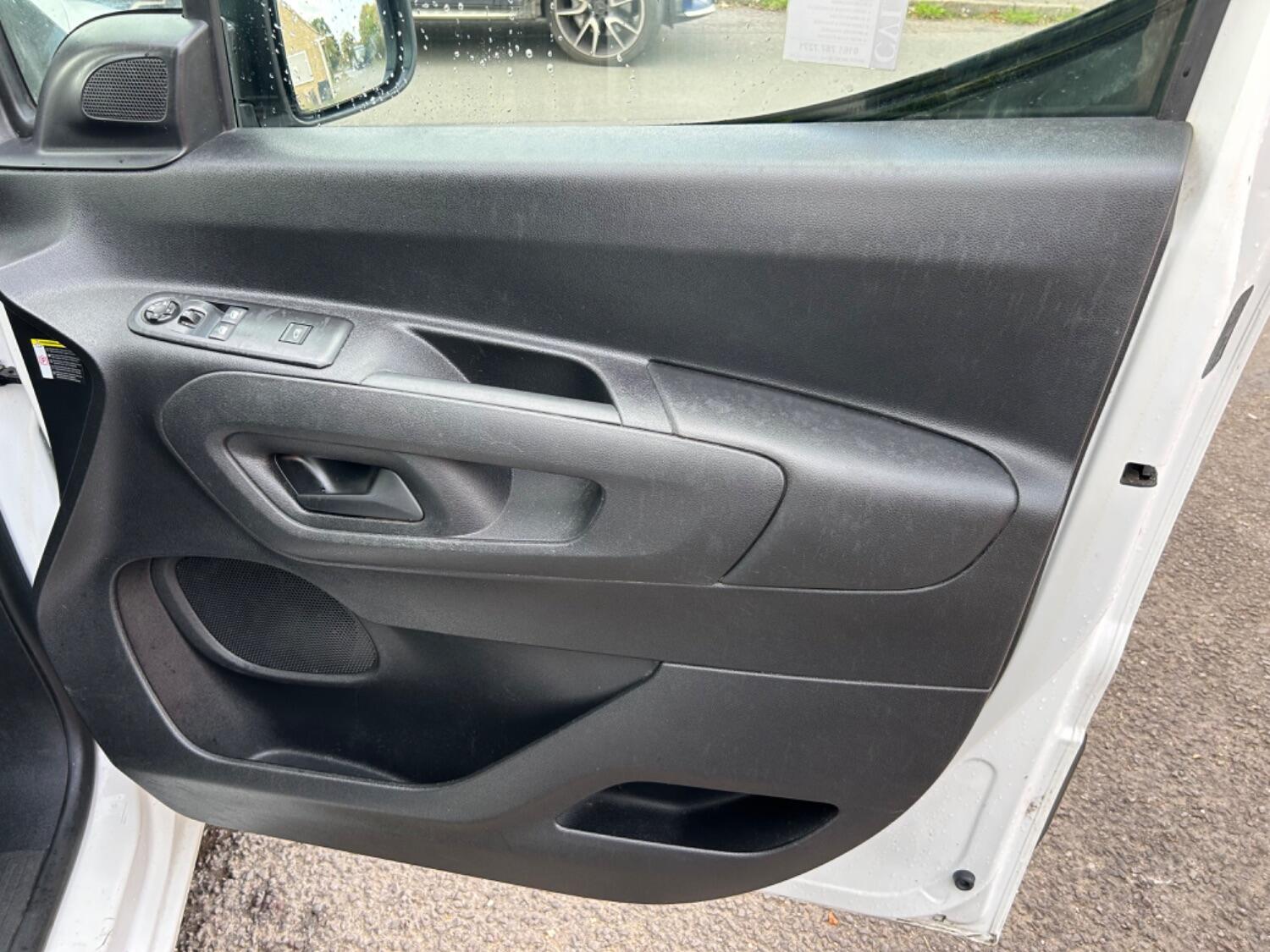 Used Peugeot Partner 2019 for sale - 76293260: Photo 9