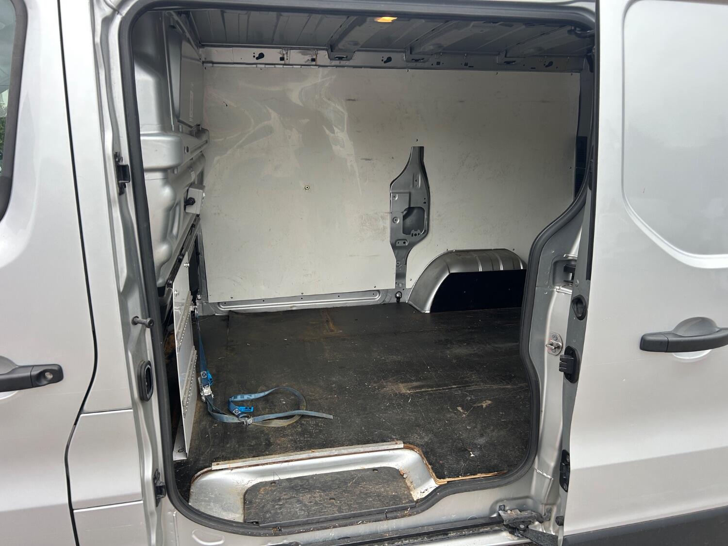 Used Vauxhall Vivaro 2018 for sale - 76120359: Photo 12