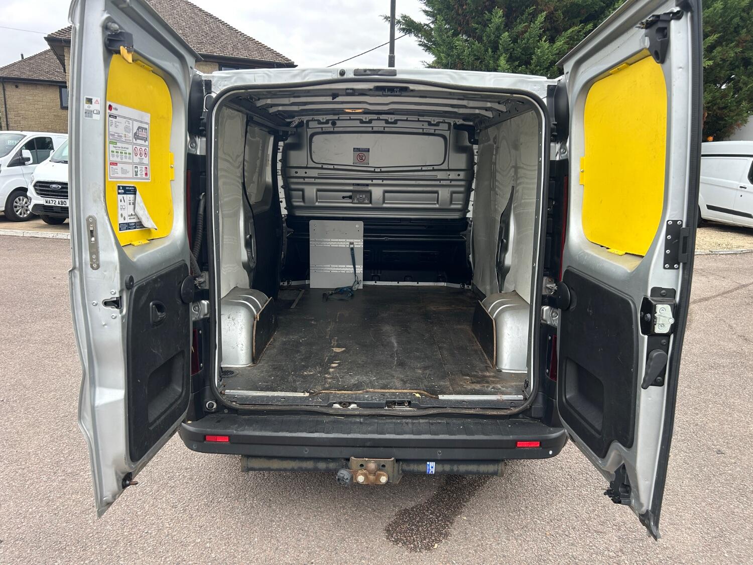 Used Vauxhall Vivaro 2018 for sale - 76120359: Photo 13