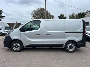 Used Vauxhall Vivaro 2018 for sale - 76120359: Photo 2