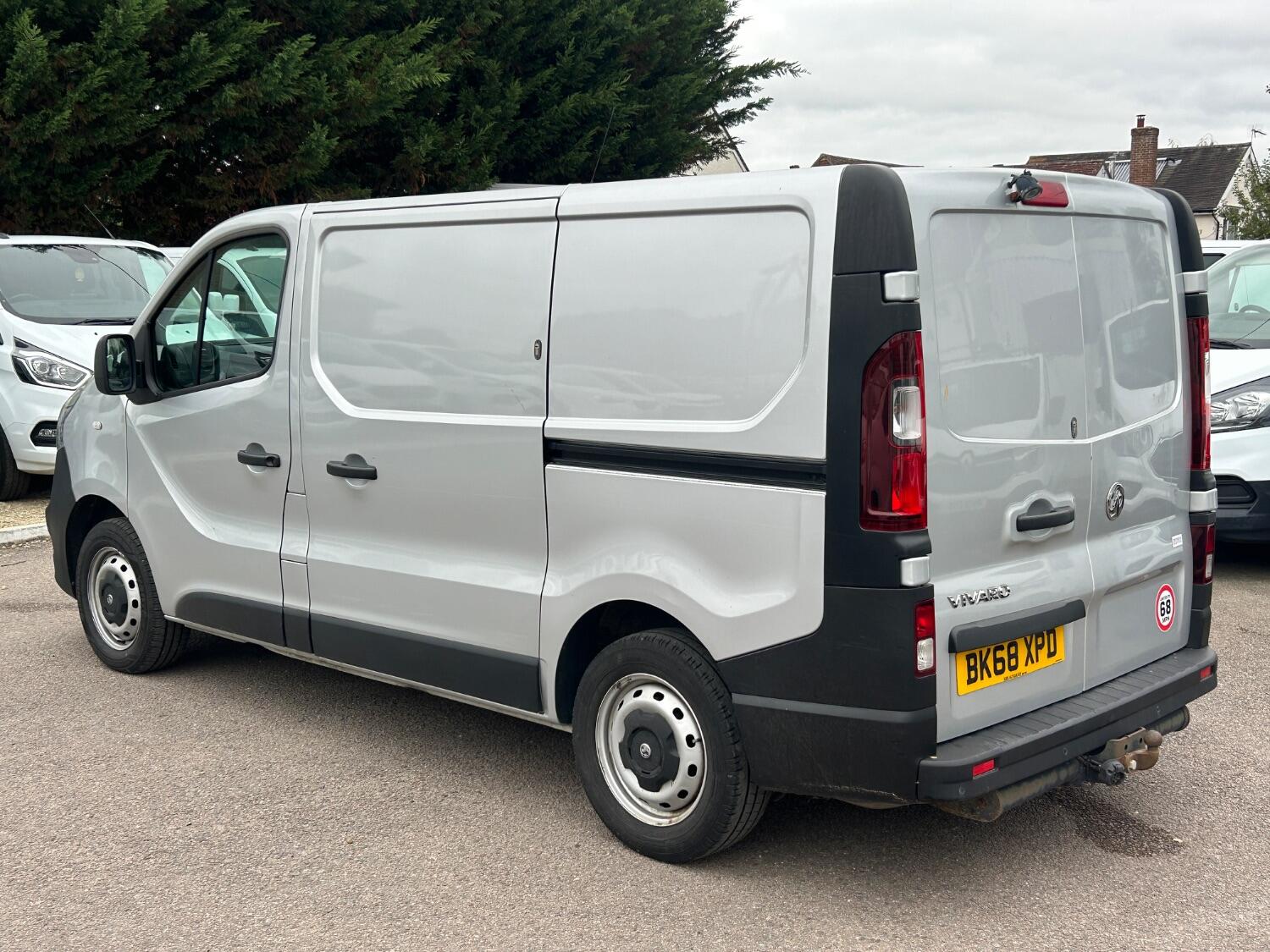 Used Vauxhall Vivaro 2018 for sale - 76120359: Photo 3