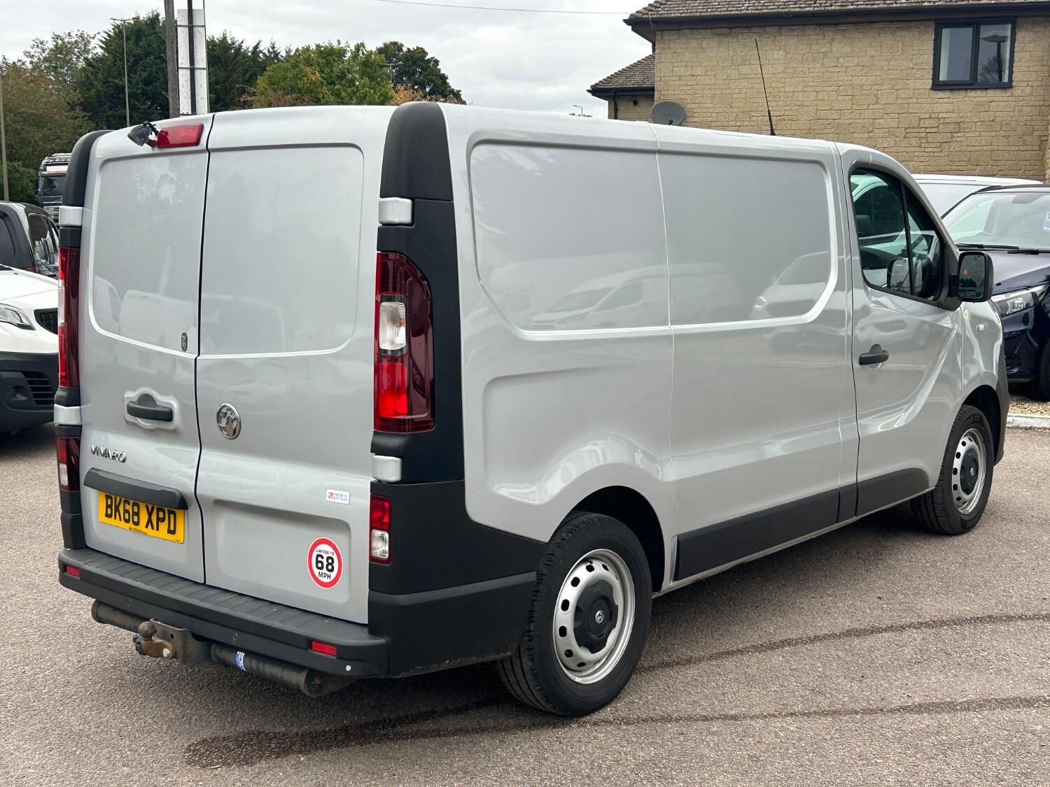 Used Vauxhall Vivaro 2018 for sale - 76120359: Photo 5