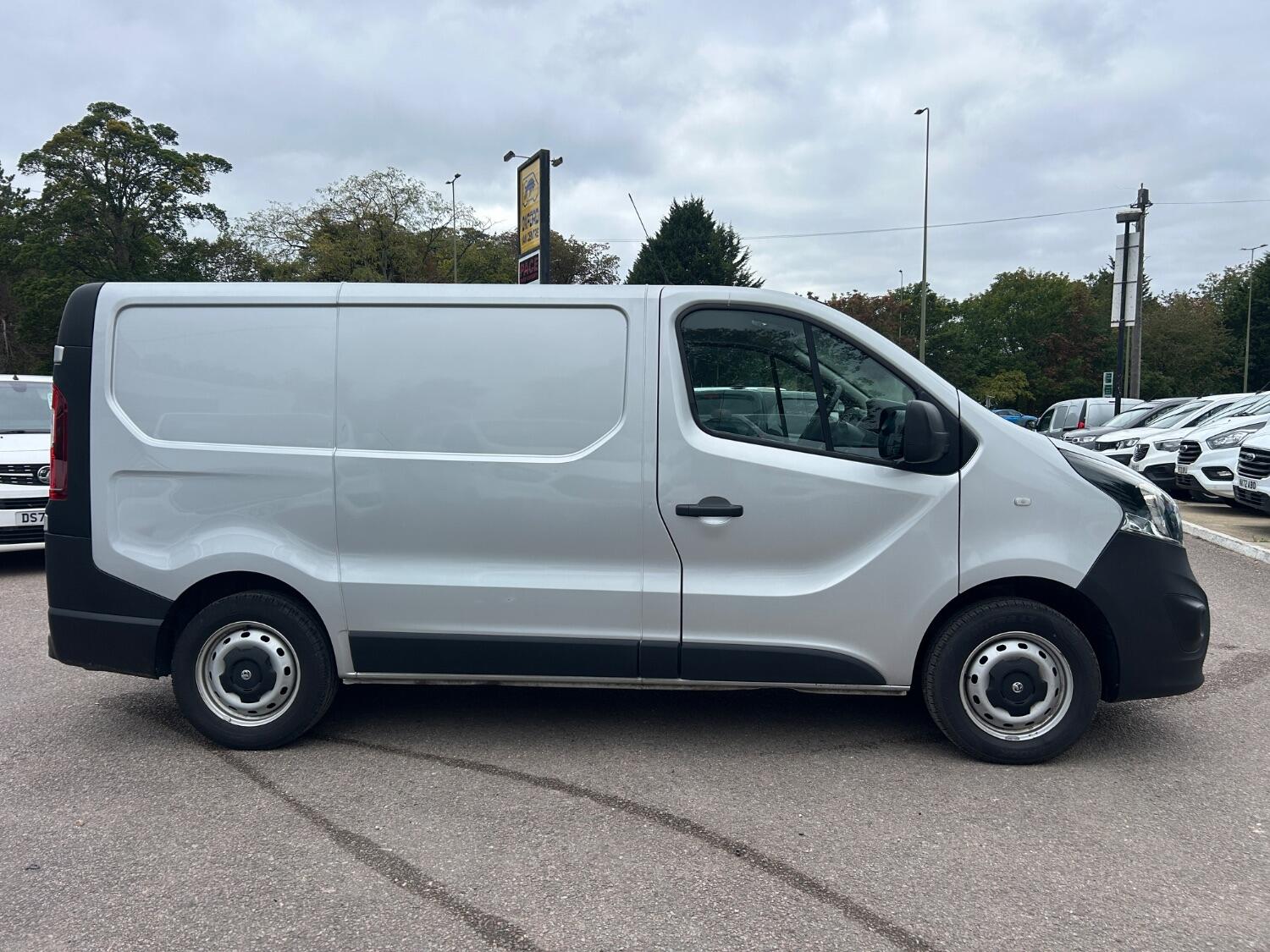 Used Vauxhall Vivaro 2018 for sale - 76120359: Photo 6