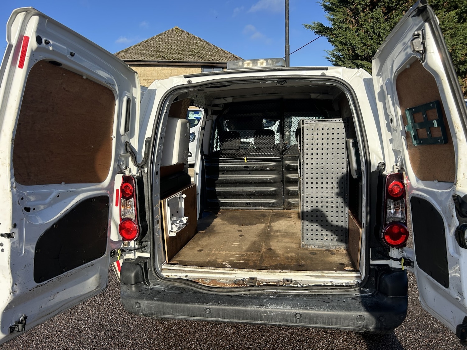 Used Peugeot Partner 2018 for sale - 76699328: Photo 15