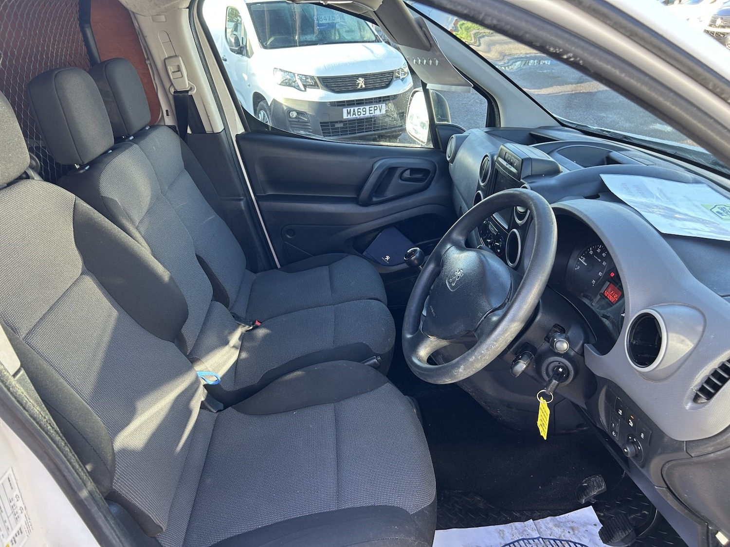 Used Peugeot Partner 2018 for sale - 76699328: Photo 17