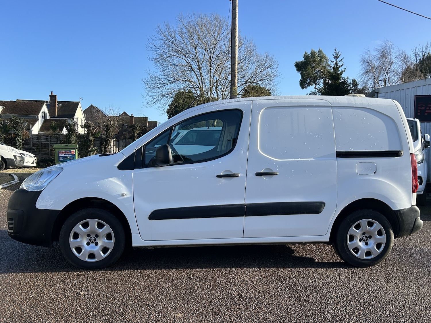 Used Peugeot Partner 2018 for sale - 76699328: Photo 2