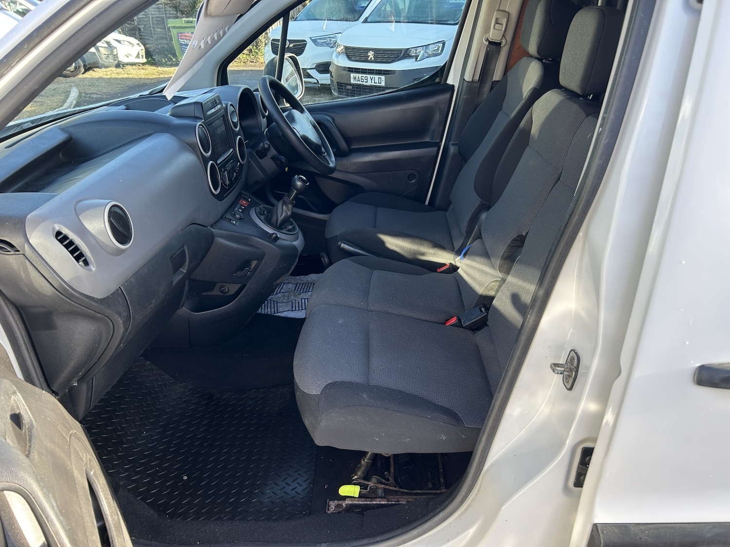 Used Peugeot Partner 2018 for sale - 76699328: Photo 9