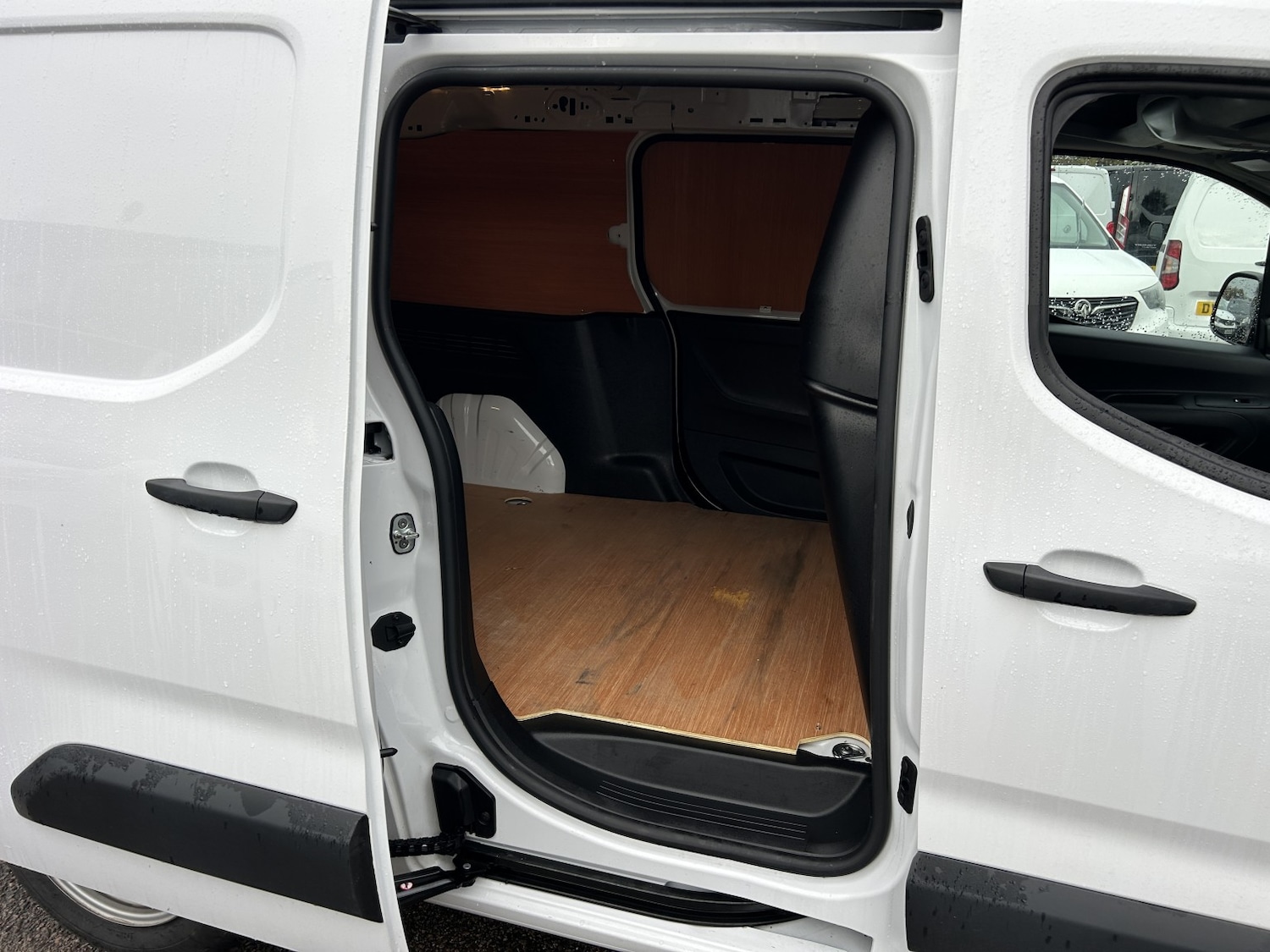 Used Vauxhall Combo 2024 for sale - 76536835: Photo 15