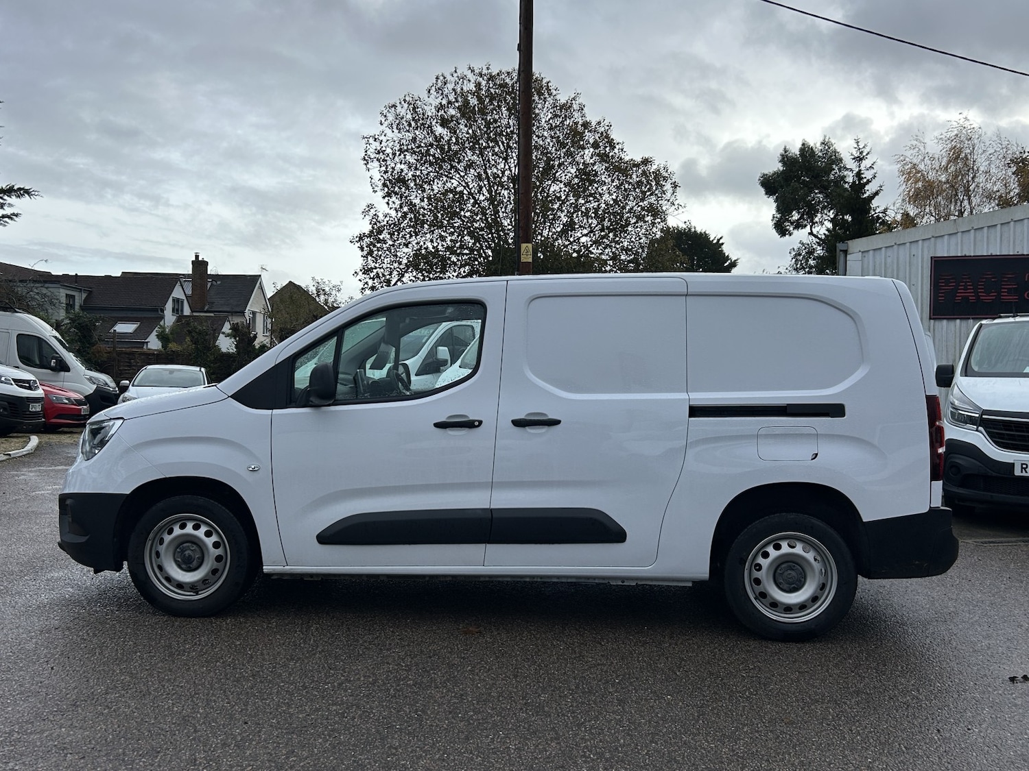 Used Vauxhall Combo 2024 for sale - 76536835: Photo 2