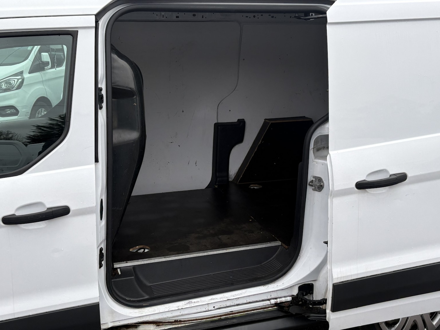 Used Ford Transit Connect 2016 for sale - 76483027: Photo 12