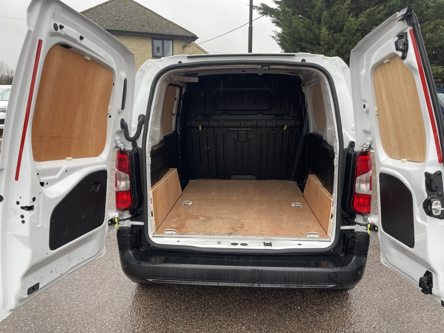 Used Peugeot Partner 2024 for sale - 77423519: Photo 17