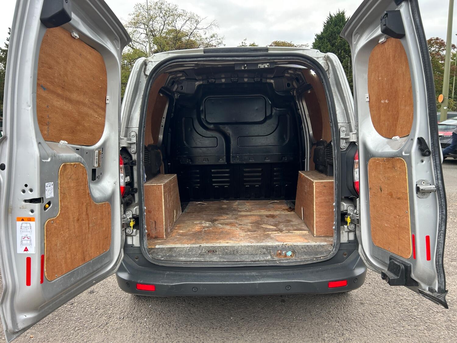 Used Ford Transit Courier 2019 for sale - 76134038: Photo 14