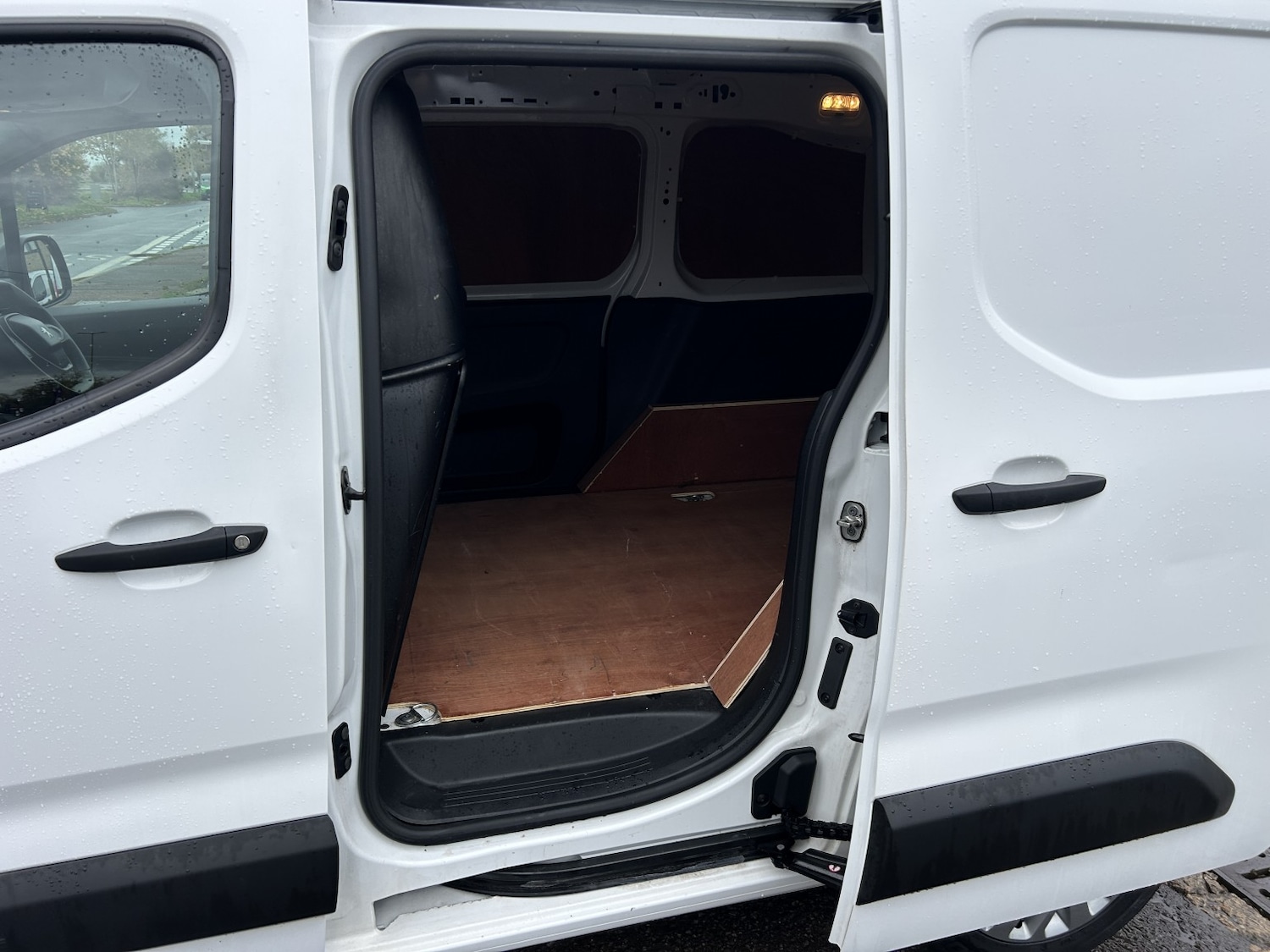 Used Peugeot Partner 2020 for sale - 76422109: Photo 13