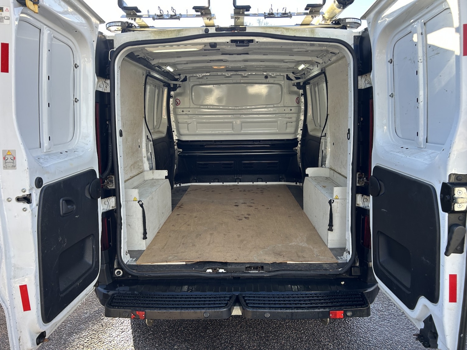 Used Vauxhall Vivaro 2016 for sale - 77201235: Photo 14