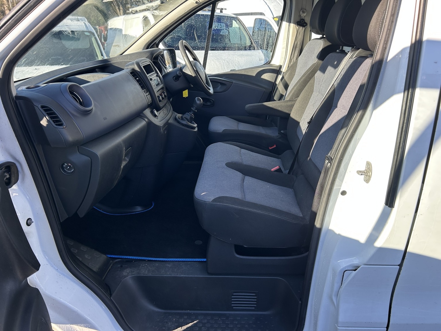 Used Vauxhall Vivaro 2016 for sale - 77201235: Photo 9