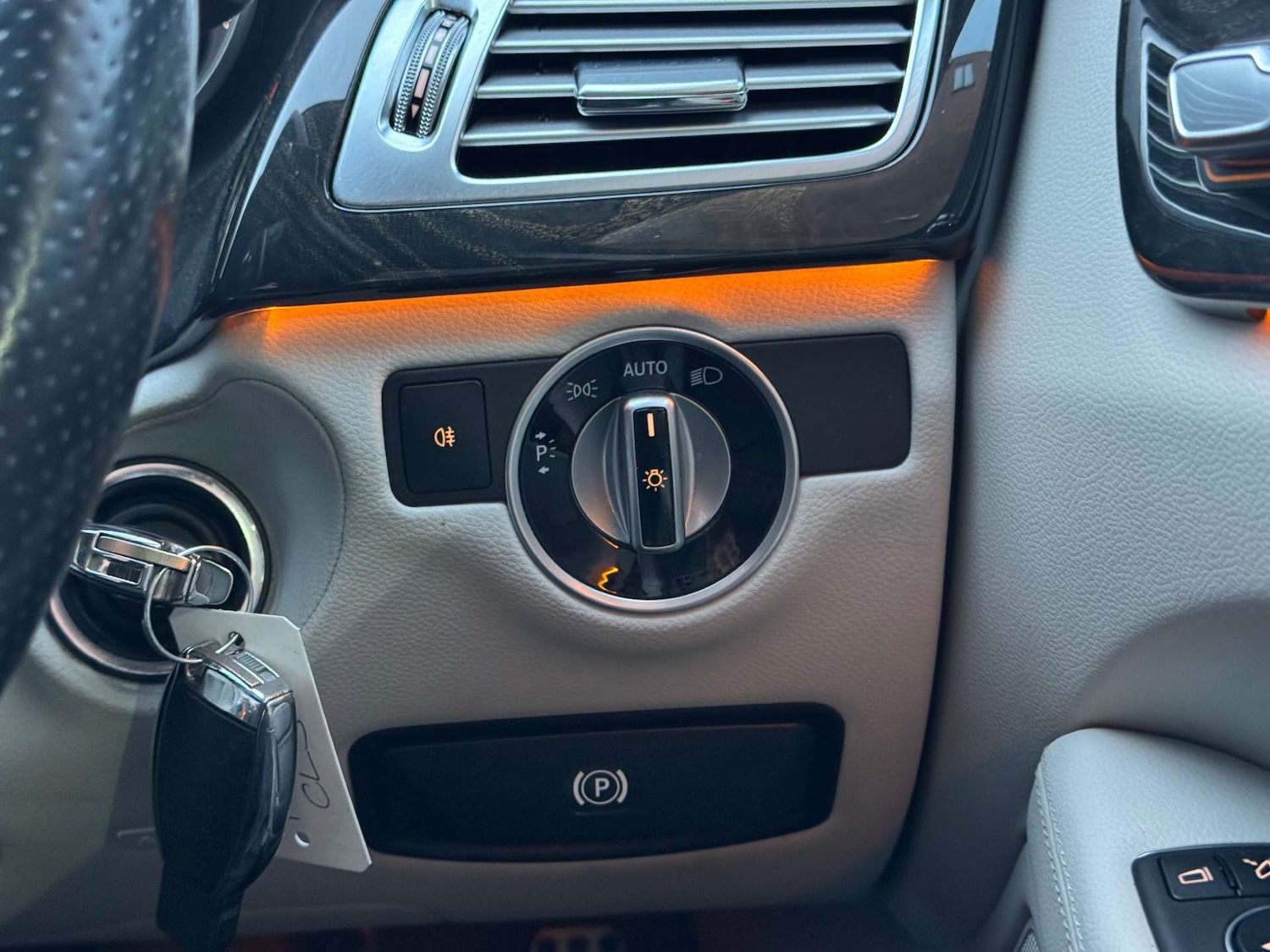 Used Mercedes-Benz CLS 2016 for sale - 76618181: Photo 32